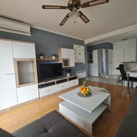 아파트 Apartman Jadra